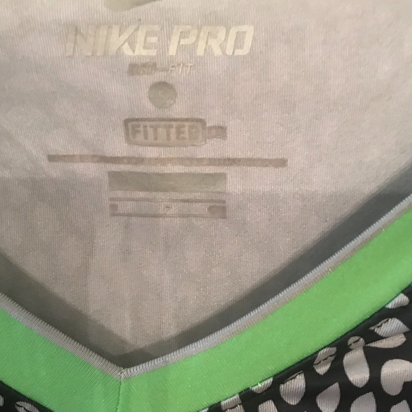 Nike pro fitted long sleeved running shirt - Picture 2 of 4